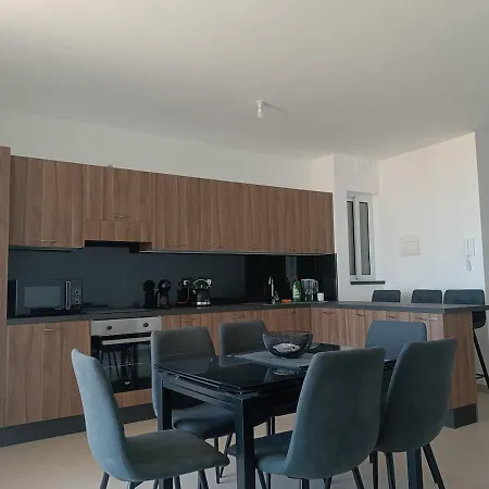 Apartament Modern With Sea & Valley View Pool