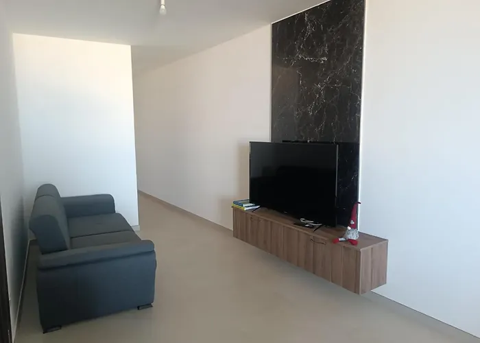 Modern With Sea & Valley View Pool Apartment